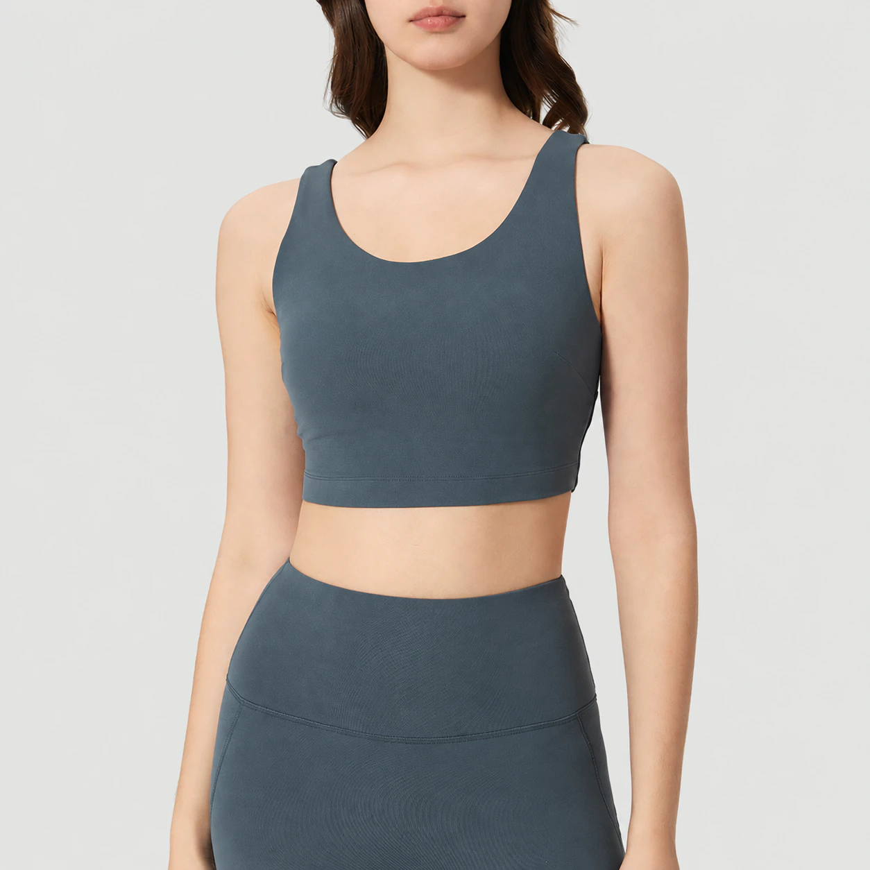SB-035 OEM Scoop-Neck Wide-Strap Sports Bra for private label activewear sourcing